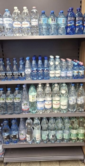 Sprzedam całe wyposażenie sklepu 100 m2, duże rabaty