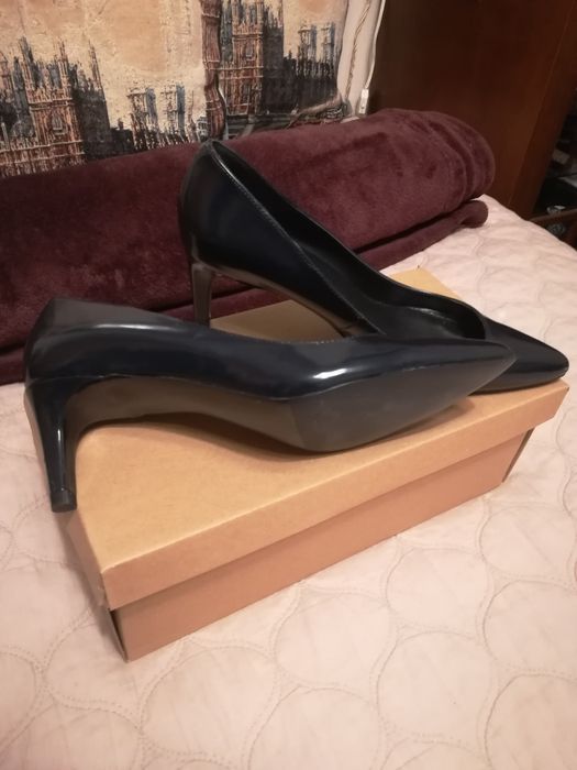 Sapatos de senhora 3 pares.