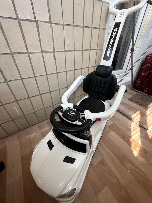 Дитяча машина толокар з батьківською  ручкою на акумуляторі