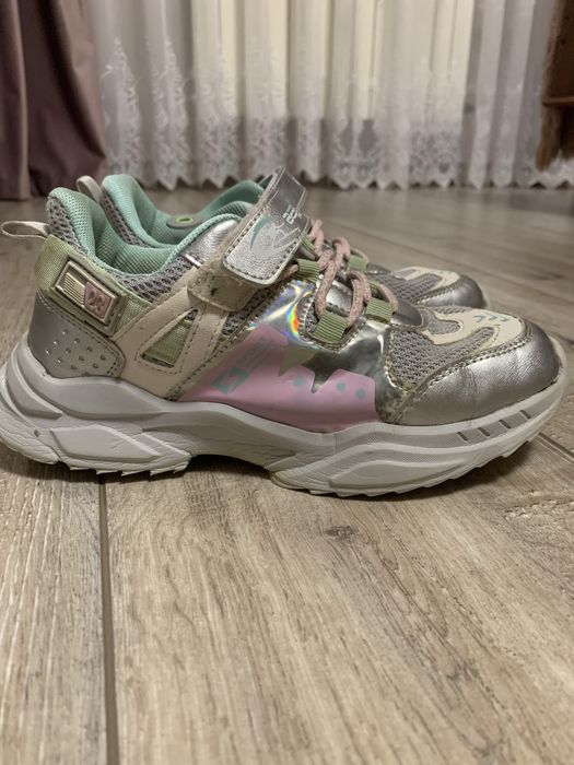 Кросівки для дівчинки