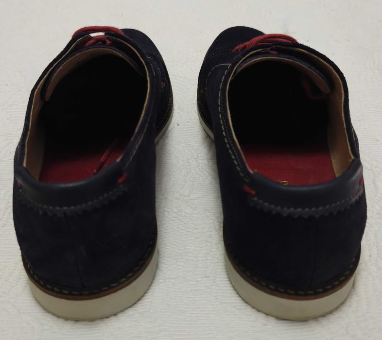 Sapatos Azuis Escuros (Usados uma vez apenas)