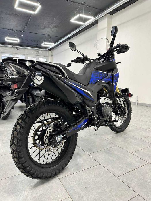 Новий Мотоцикл Spark SP300T-6 2025