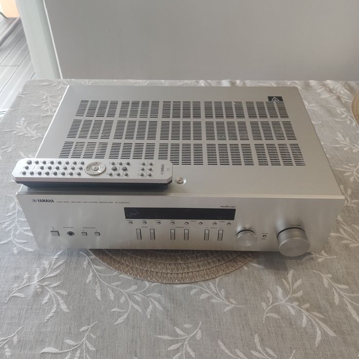 Yamaha R-N303D – wzmacniacz stereo (Wi-Fi,Bluetooth,DAB+,pilot,antena)