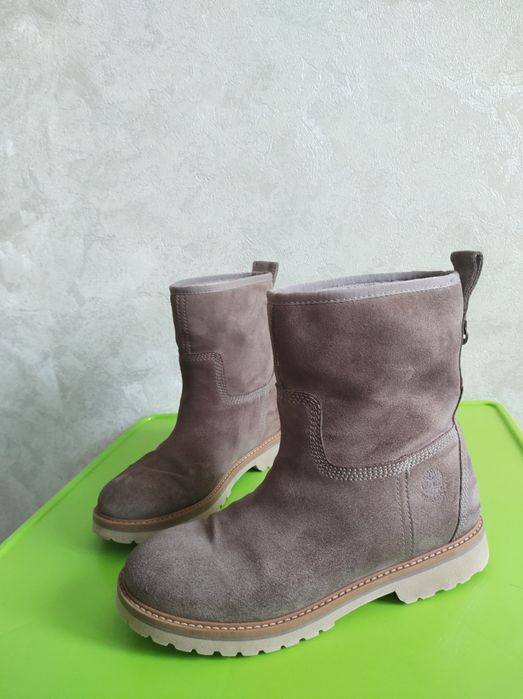 Жіночі шкіряні чобітки ботинки черевики 39 розміру від бренду Timberla