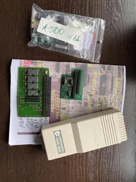 Pozostałości po Amiga Commodore kondensatory, pamięć 0,5MB, Modulator