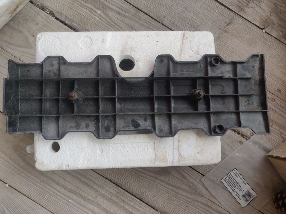 Кожуш двигателя, чехол двигателя Крышка клапанной,накладка свечей,Daew