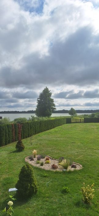 Domek nad jeziorem