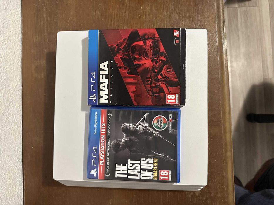 PS4 Pro Branca 1TB & Comando