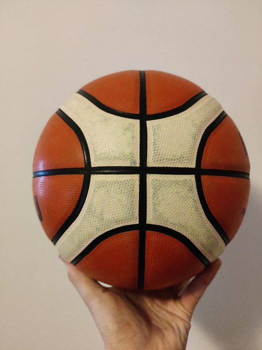 Bola basket molten