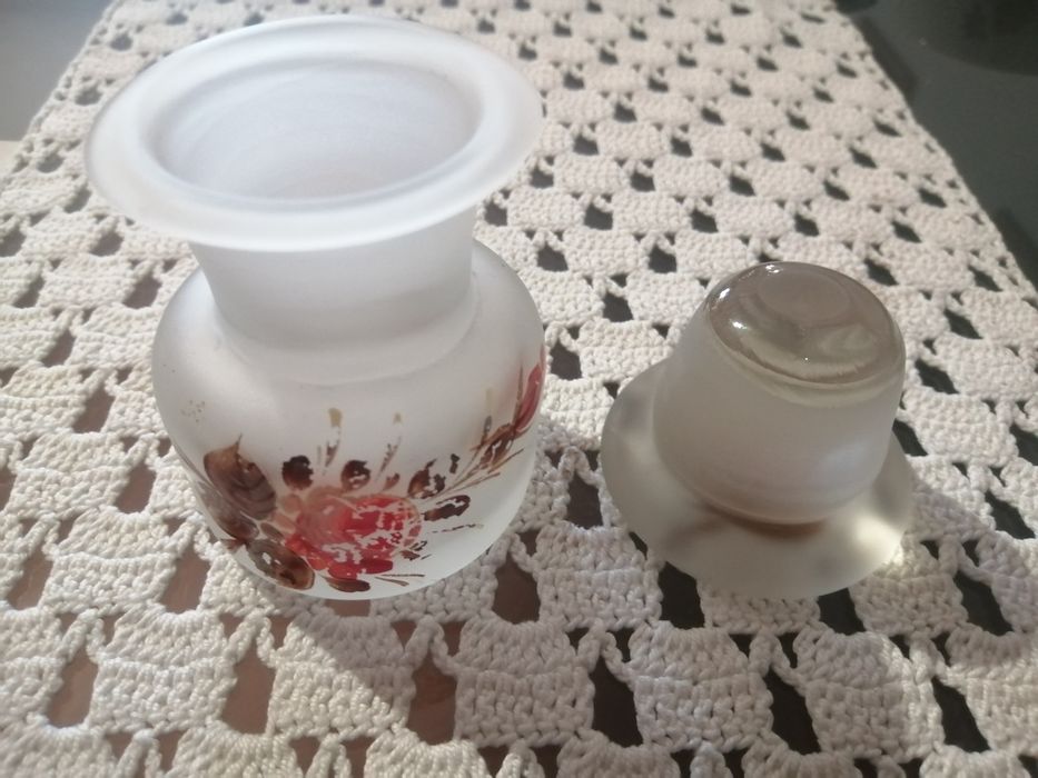 Pote de vidro pintado a mão