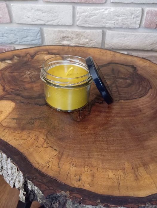 Świeca z wosku pszczelego