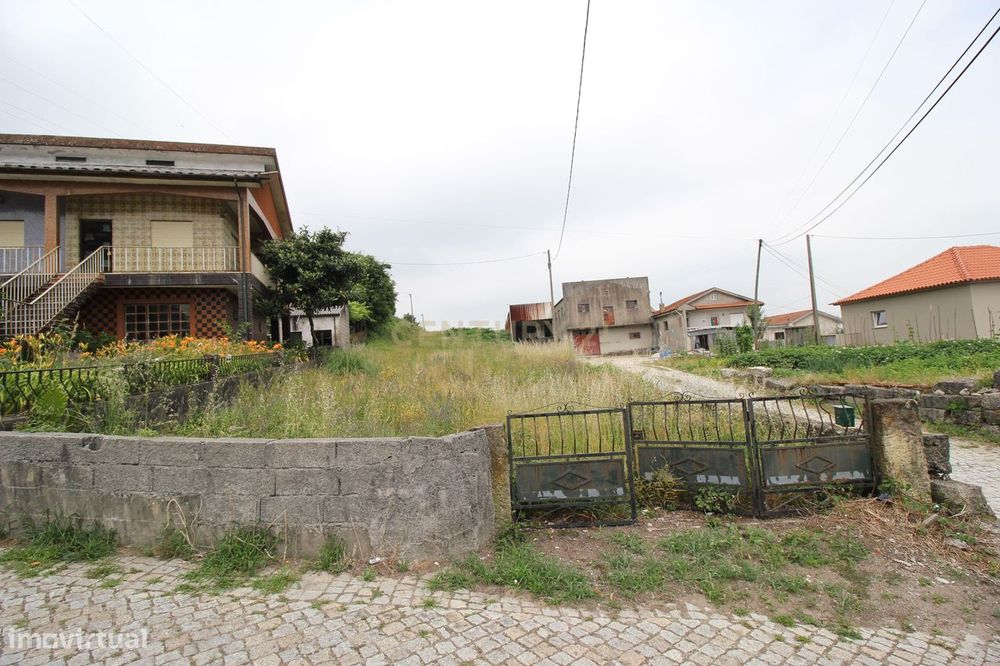 Terreno à Venda em Duas Igrejas, Paredes - 65.000€ — Duas Igrejas, Porto