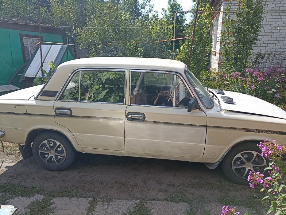 продам автомобіль ваз 2103