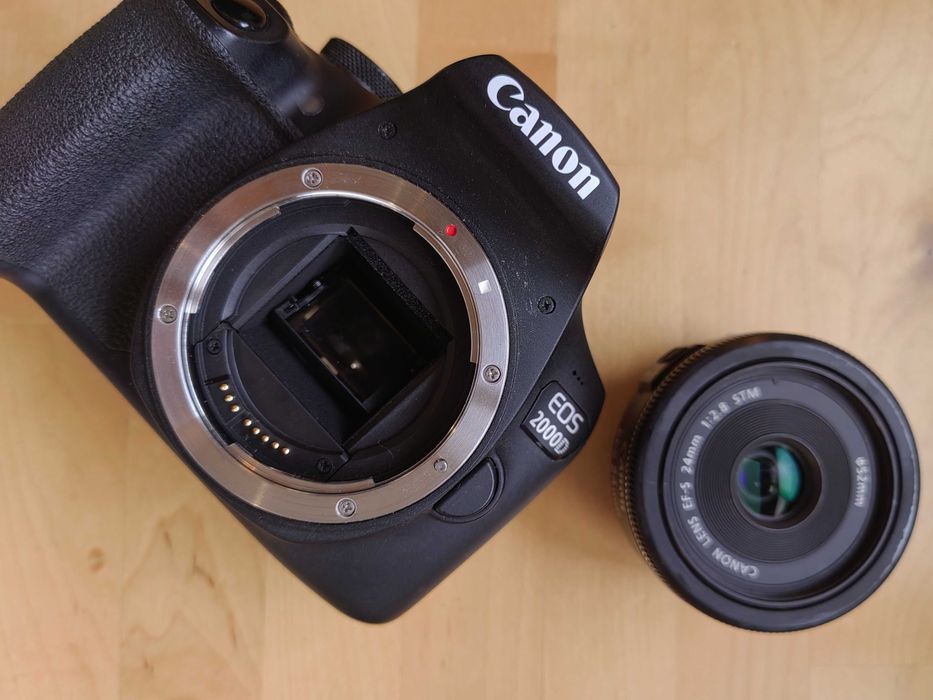 Câmara Canon 2000d + lente 24mm + 2 baterias + carregador