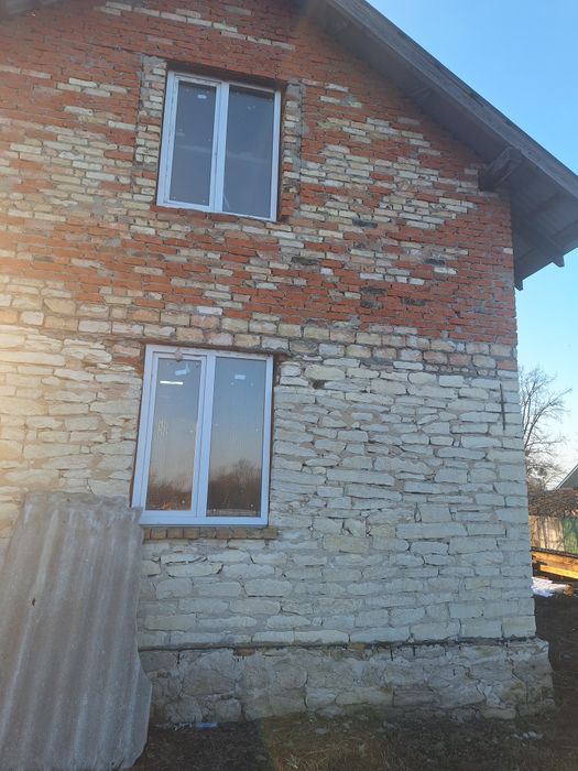 Продаж будинку в селі