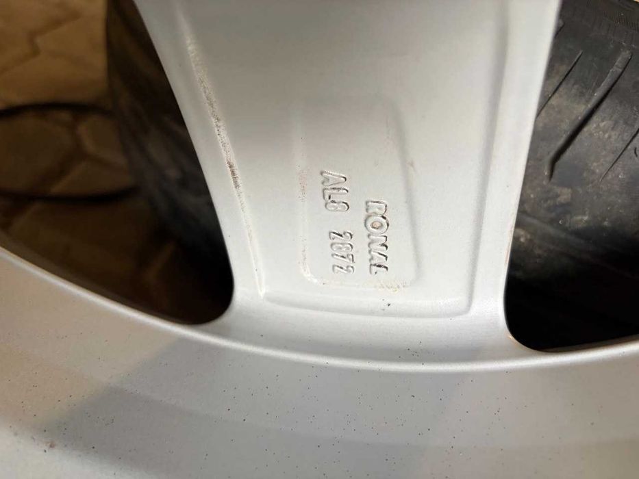 Felgi aluminiowe Audi z oponami 8K0071496 16" 7J ET46 5x112
