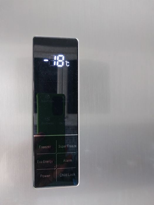 Frigorífico e Arca Vertical Hisense (conjunto)
