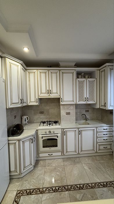 Здається 2-х кімнатна квартира в центральній частині міста (подобово)