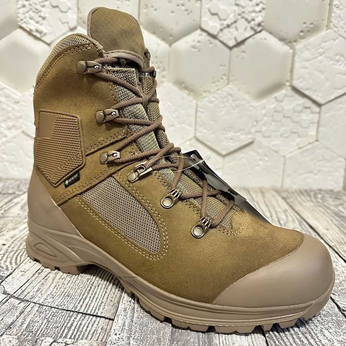 Haix Nepal Pro Gore-Tex кольору койот.
