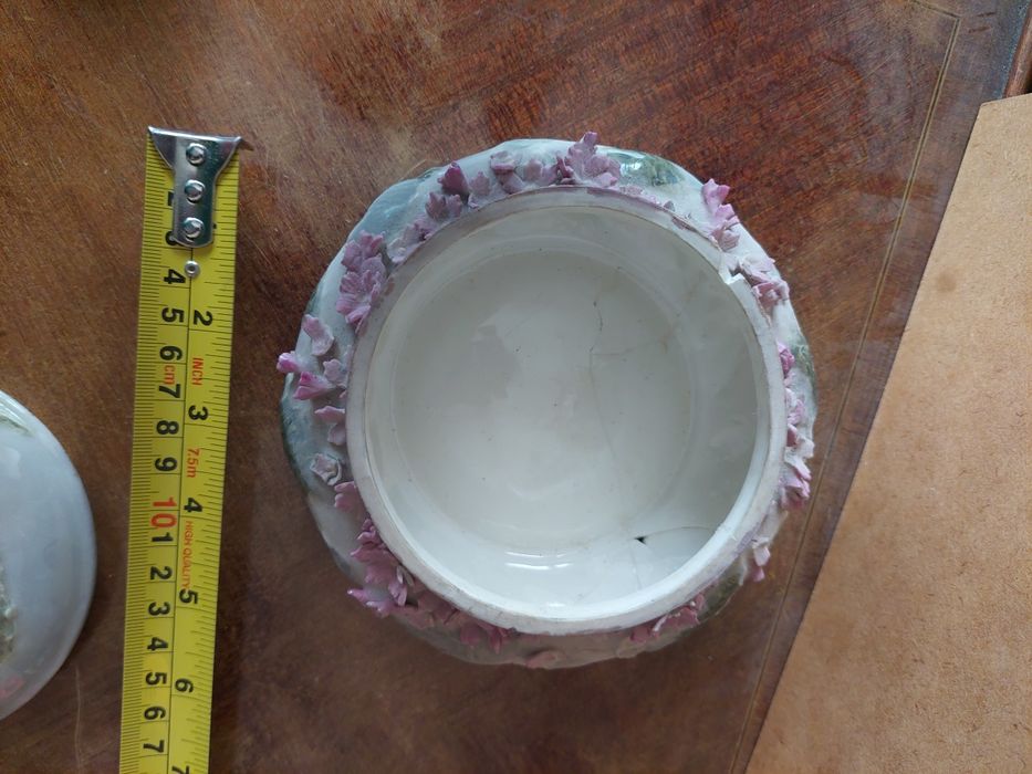 Caixa antiga em porcelana