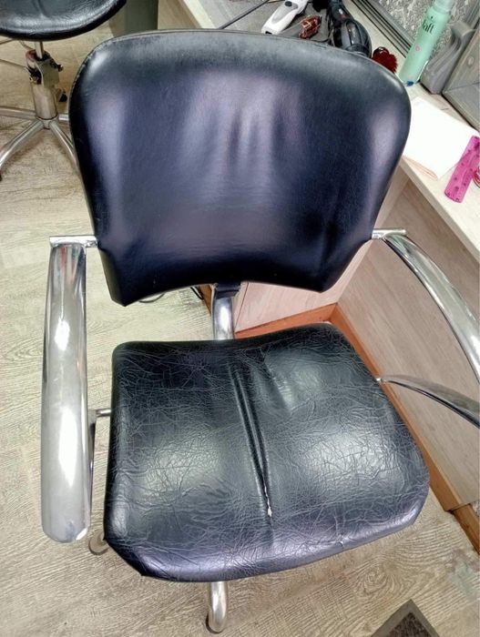 Перукарські крісла на гідравліці . Ціна за 2 шт