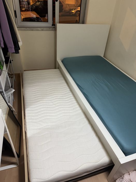 Cama individual c/ dois colchões