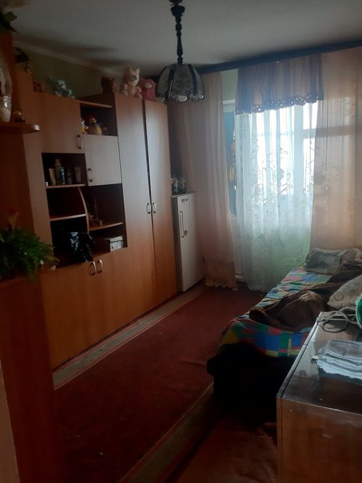 Продам трикімнатну квартиру - More
