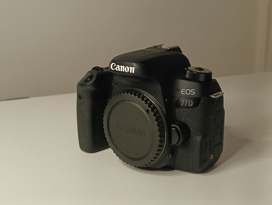 Canon EOS 77D, lustrzanka