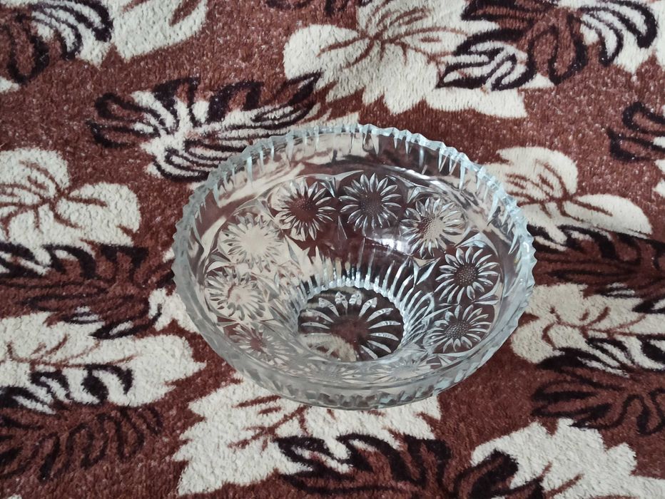 Посуд для цукерок, фруктів, салату (цукерниця, салатник)