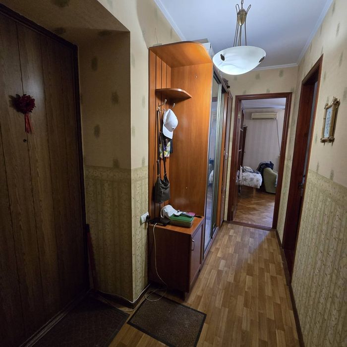Продаю 2 кім квартиру Молодогвардійська  - проспект Богоявленский , " сталінка ",  Двоконтурний газовий котел