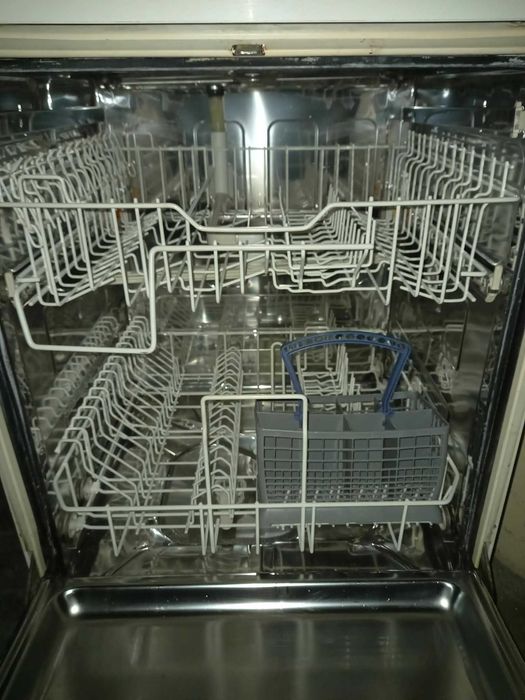 Máquina loiça avariada - Miele G 690