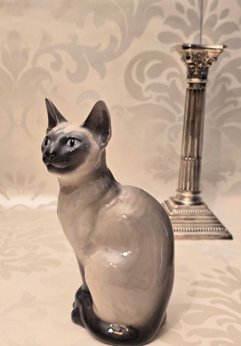 Porcelanowa figurka kot syjamski z manufaktury Royal Copenhagen