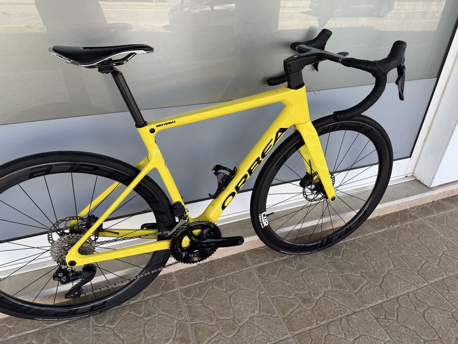 Bicicleta de estrada mudanças electricas- rodas em carbono