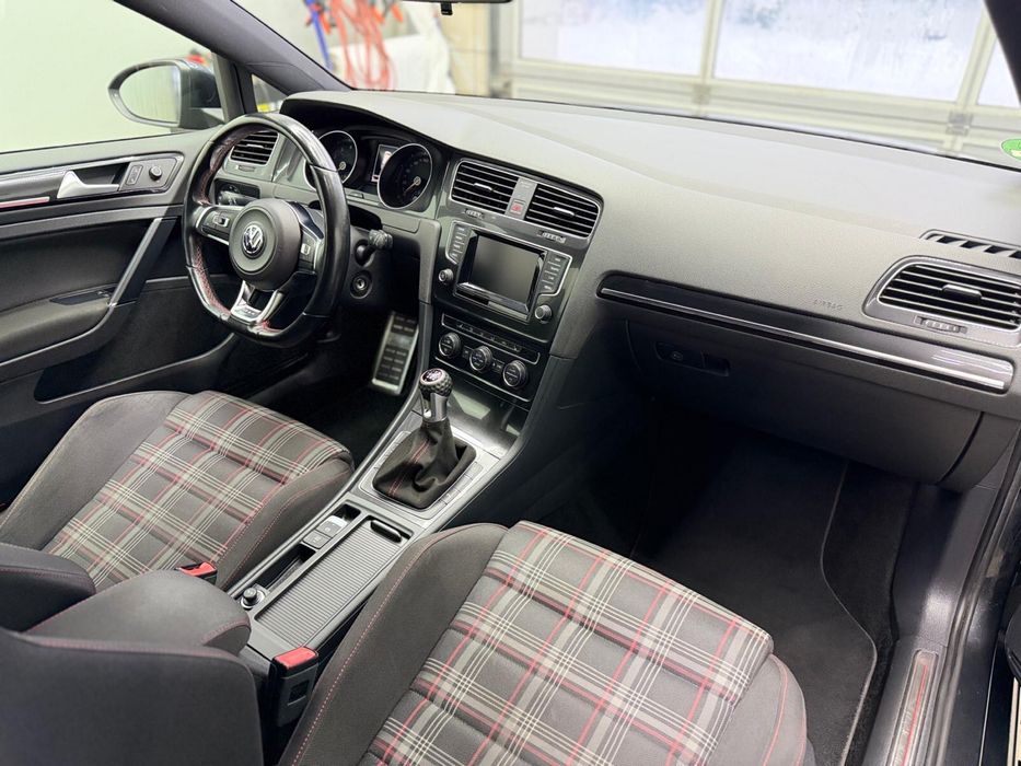 Vw golf 7 GTI 220 koni