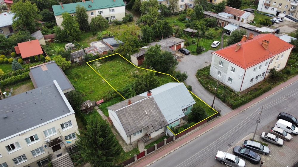 Половина Будинку в гарному районі міста. Ділянка 5 сот.!Вул.Бачинської