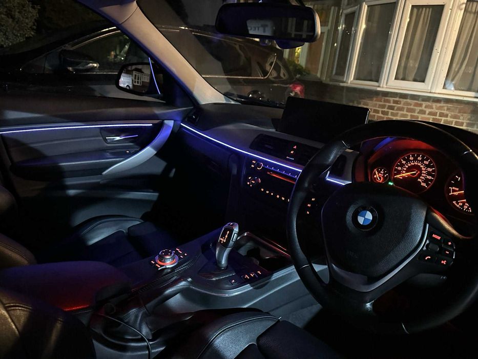 Oświetlenie LED Ambient Light do samochodu – zestaw podświetlenia wnętrza Premium