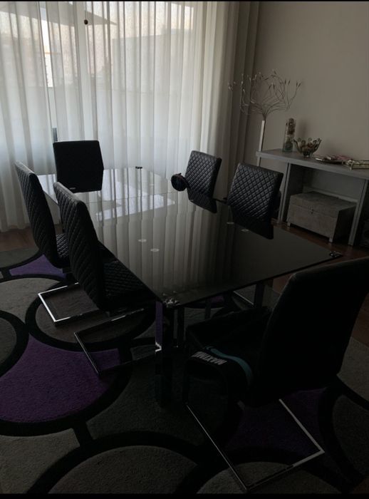 Mesa de vidro + 6 cadeiras em napa (Conjunto de jantar)