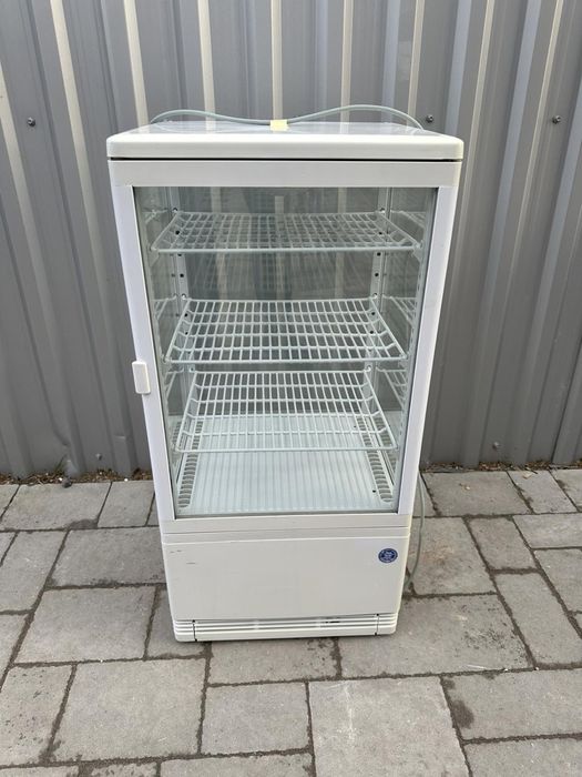 Кондитерська вітрина