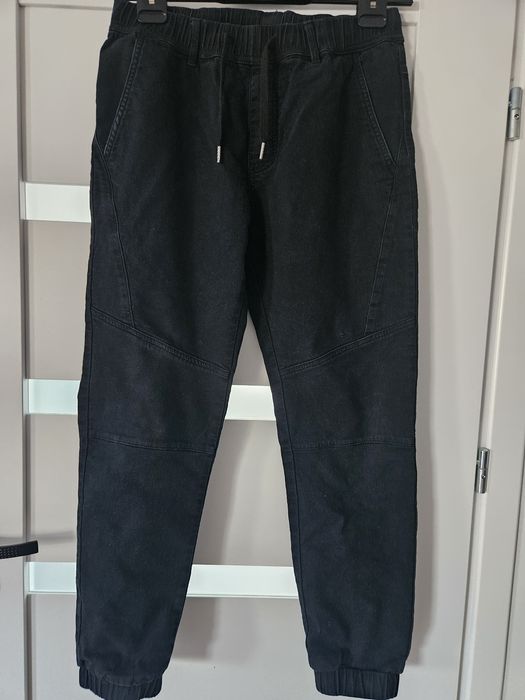 Spodnie joggery Diverse