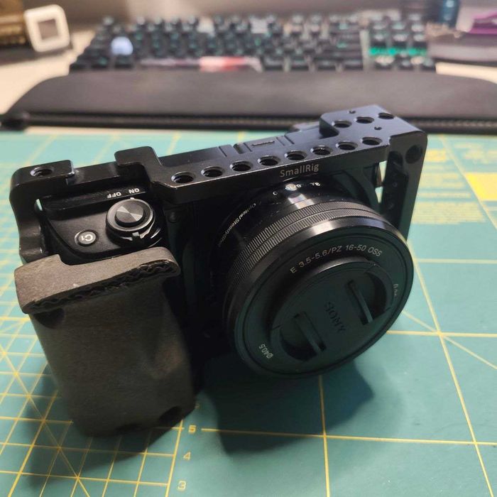 Aparat Sony Alpha 6000+SmallRig+Sony E 16–50 OSS