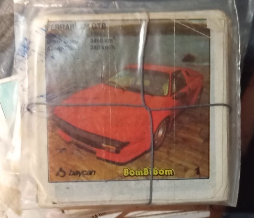 Повні колекції вкладишів ссср-овських жувальних гумок.