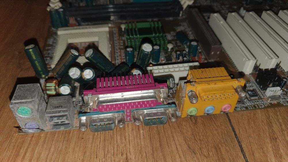 ABIT ST6 intel i815ep PGA370 Kondensatory do wymiany.