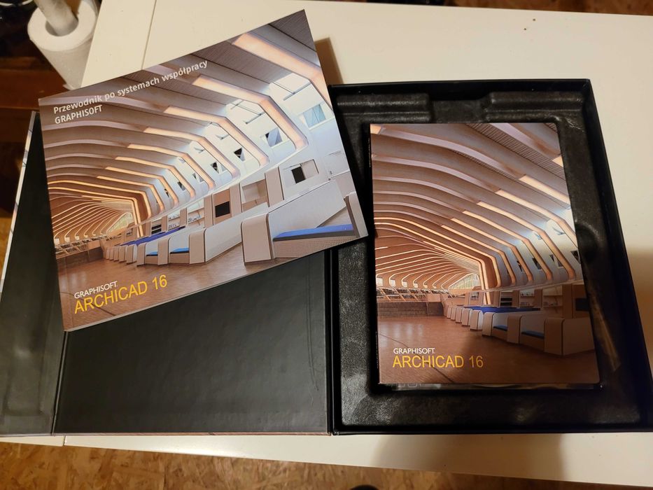 Oryginalne opakowania/kartony kolejnych edycji ArchiCad