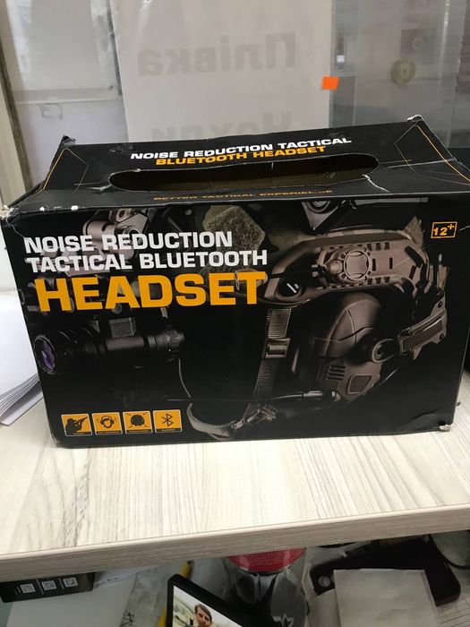 Каска,шолом війсковий Германия с  навушниками