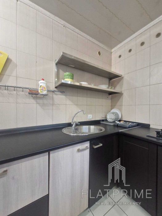 Продам 2к квартиру,2 поверх, метро, парк, пр-т Голосіївський, ТОРГ