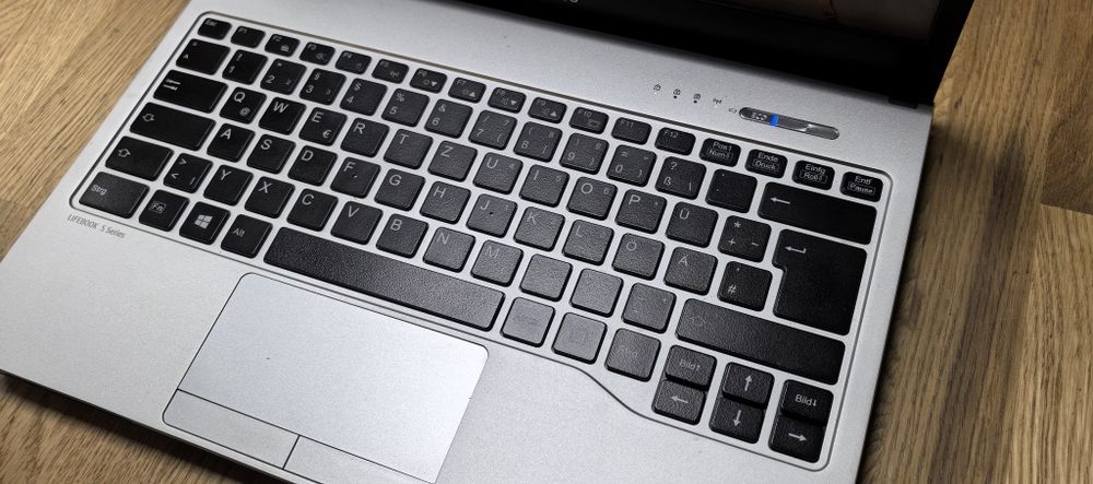 Ноутбук Fujitsu S936/i7-6600U/Ram 4Gb/HDD No