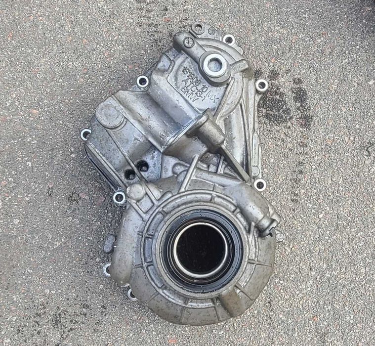 Роздатка корпус крышка BMW 18180810 g01 g02