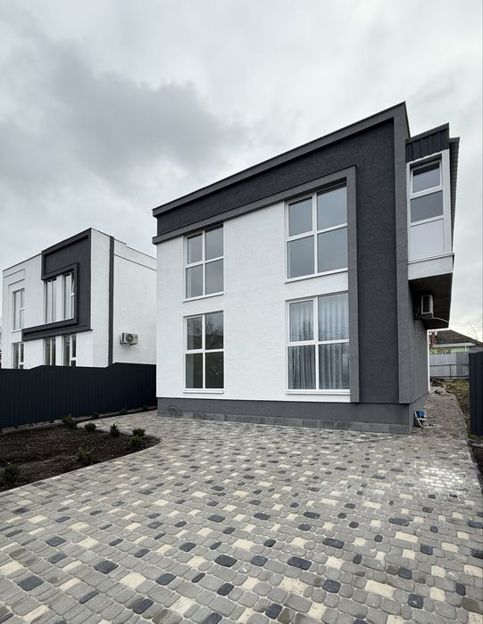 Продам новий будинок з ремонтом !!