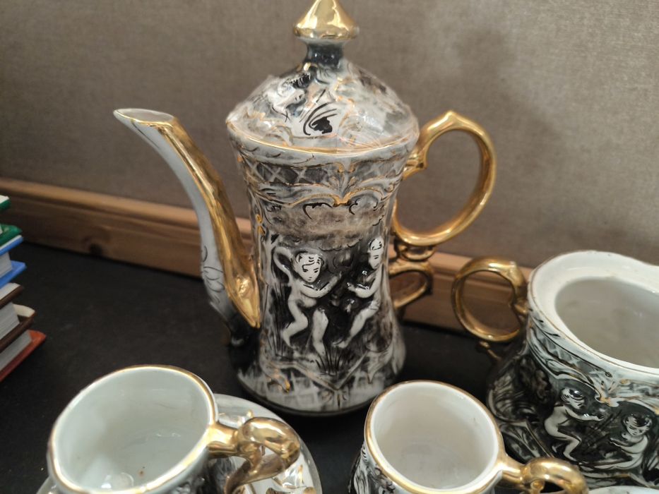 Conjunto de Chá Preto e Dourado - Porcelana