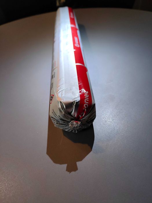 Joniec klej uszczelniacz kleje do bloczków pustaków w foli kiełbasa